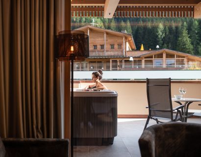 Alpine Nature Hotel Stoll: Nature Jacuzzi Suite