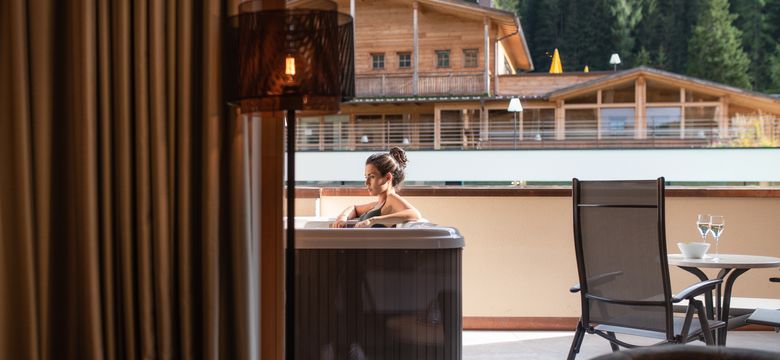 Alpine Nature Hotel Stoll: Nature Jacuzzi Suite image #1
